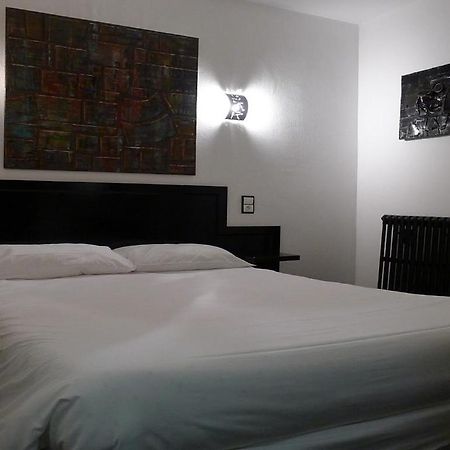 Hotel Le Coin Des Halles Cahors Esterno foto